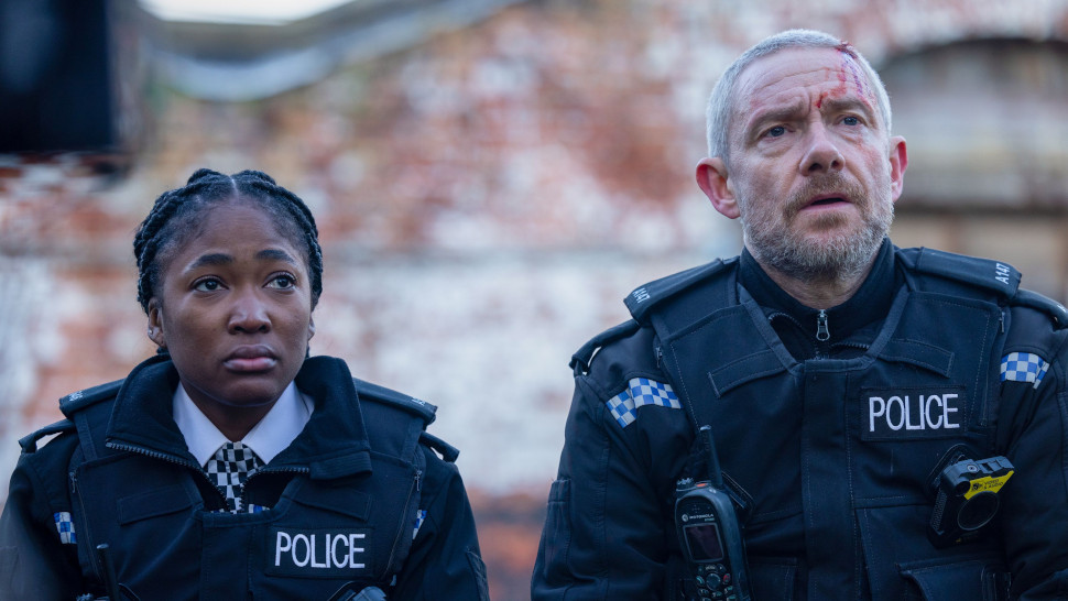 Adelayo Adedayo und Martin Freeman in "The Responder"