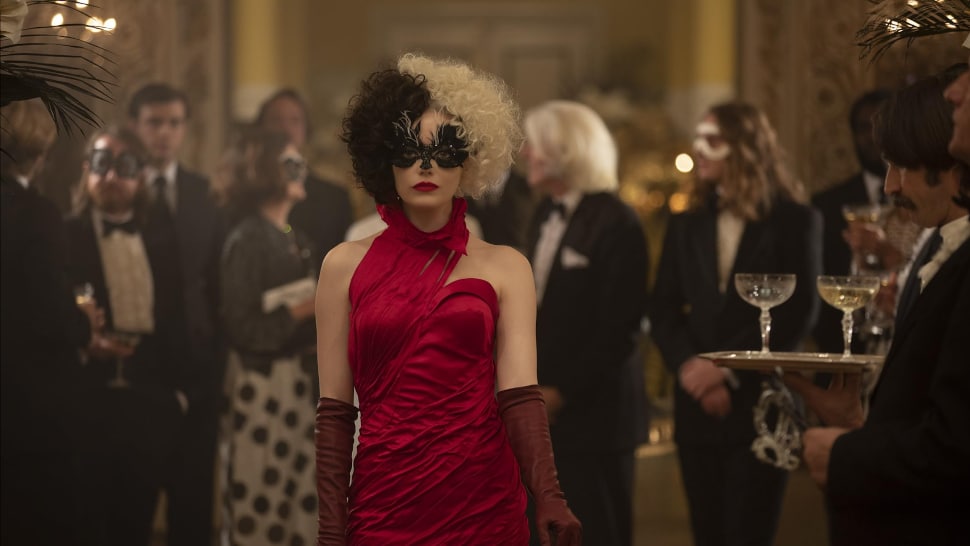 Emma Stone in Cruella